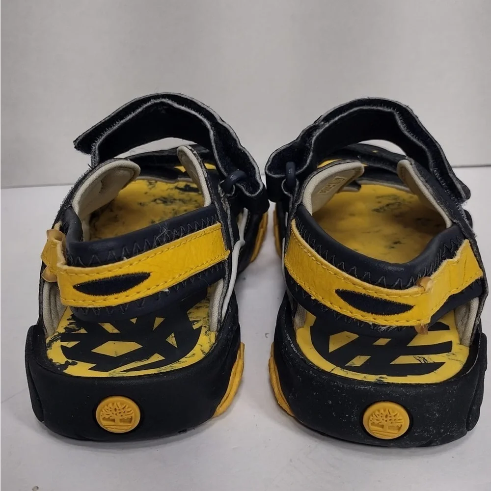 Timberland Black and Yellow Sandals  size 2 pre owned Exellent condition